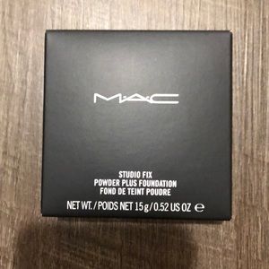 MAC studio fix powder plus foundation NC 10